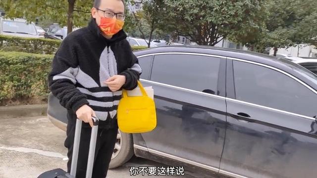 本科毕业生进厂当普工, 介绍人感到惊讶, 小哥: 只想做普通工人