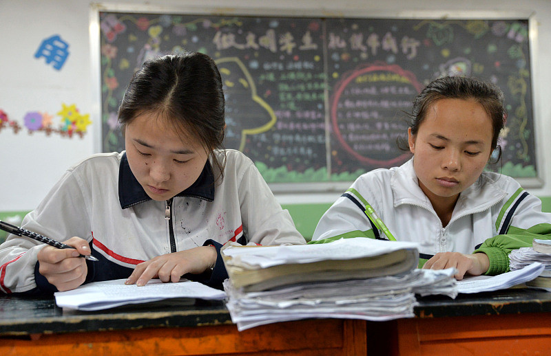 二轮复习阶段, 高三学生要清除“两个障碍”, 走出“三个误区”