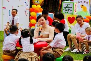 在教育沃土上播种幸福和希望--记广西幼师实验幼儿园园长李淑贤