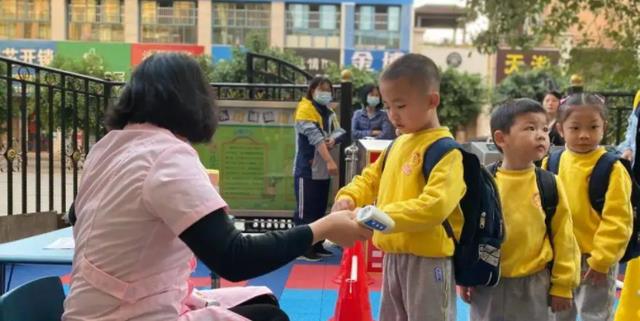 幼儿园春季开学, “报名难”变成“招生难”, 网友: 家长学聪明了