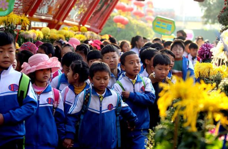 孩子学校遇到这样的老师, 实在是家长之幸, 家庭之哀, 你咋看?