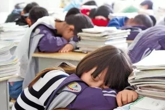 一二三未来: 让高中生早睡觉