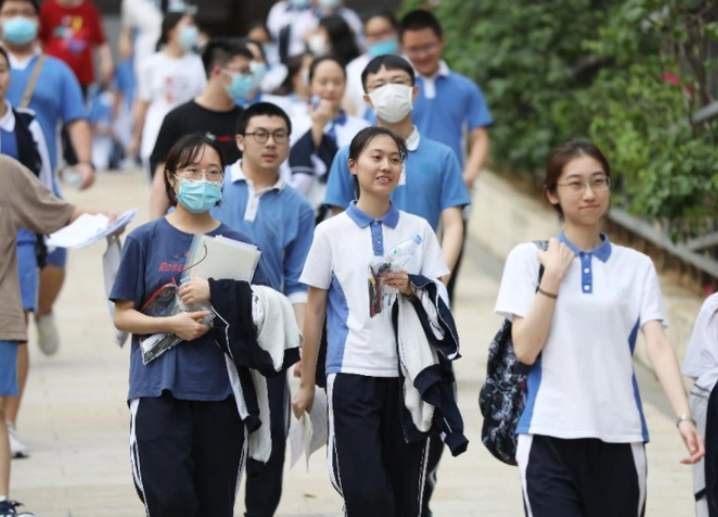 初高中阶段怪现象, 为何初中“学霸”女生居多, 高中却被男生反超