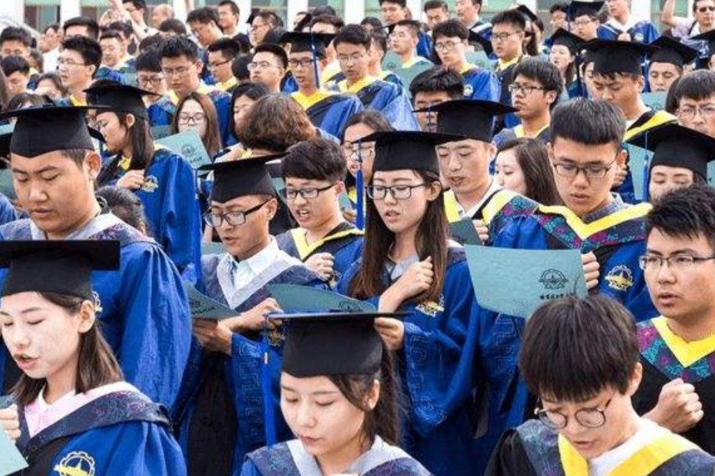 专科生逆袭成211大学博士, 本以为能进研究所工作, 却接连遭拒