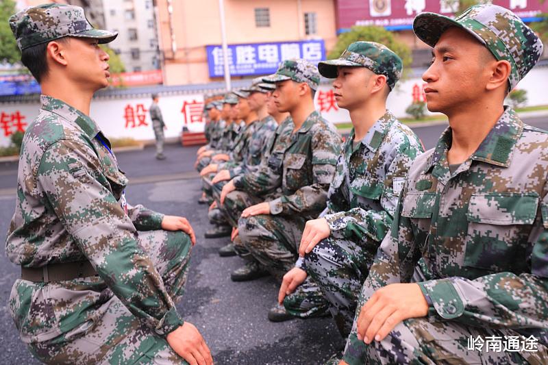 小孩想报军校, 营业证18年未年审, 会有影响吗? 这个不需要担心!