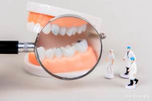 口腔医学和口腔医学技术两个专业有何区别, 录取分数线高不高?