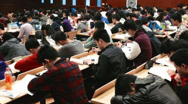 大学迎来“清退潮”, 不达标将被退学, 本科生、研究生均在此列