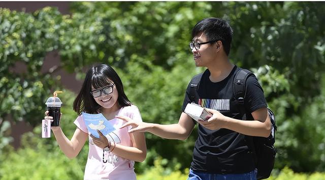 大学生暑假或将到来, 部分学校赶教学进度, 还没开学就要放假了?