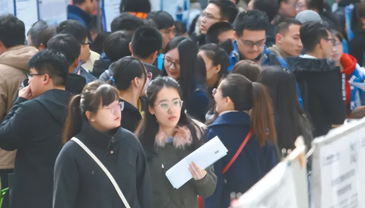 又一“铁饭碗”春招开始，女生报考优势更大，专科本科生都有机会