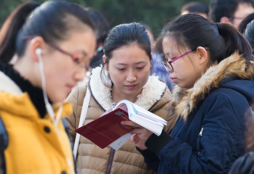 这几所大学盛产“选调生”, 青睐公务员的考生, 千万别错失良机