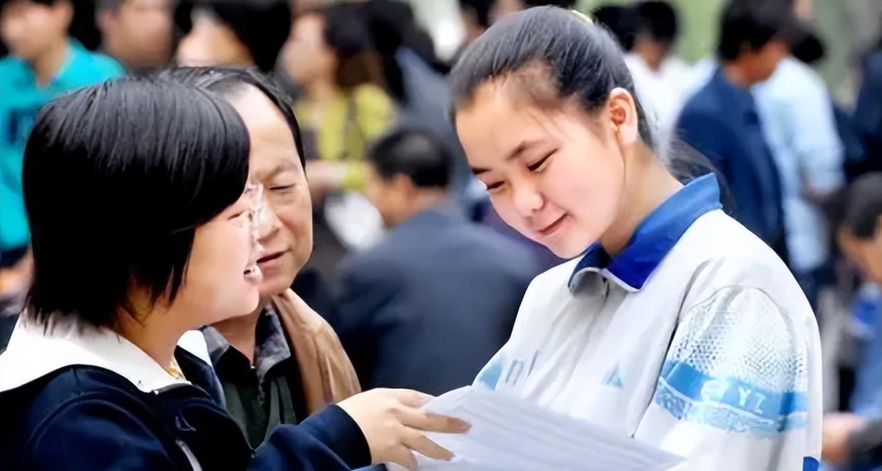 大学生“后悔专业”投票, 师范专业榜上有名, 榜首让人又爱又恨