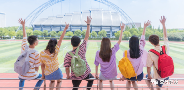 近十年女生最吃香的专业: 女孩学文科选什么专业比较好(2022年高考推荐)