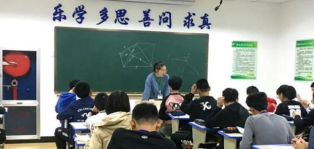 某大学一准研究生发表不当言论, 道歉内容被曝光, 网友却不买账!