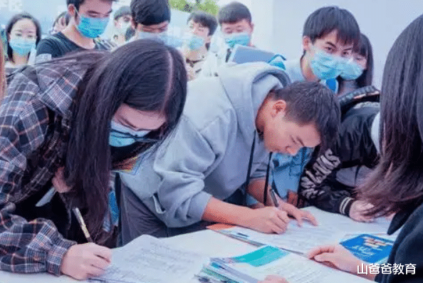 “一周上一天班给1200行不”, 大学生回怼HR, 网友大呼干得漂亮