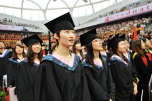 大学生掀起“离沪潮”, 985毕业后却不愿留在大城市, 原因很简单