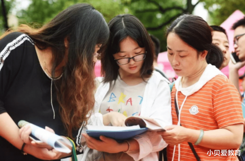 2022大学热门专业推荐, “医学”翻身农奴把歌唱, 计算机依旧强势