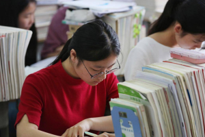 江苏某中学被投诉分“快慢班”, 教育局做出的回复, 引起强烈反响