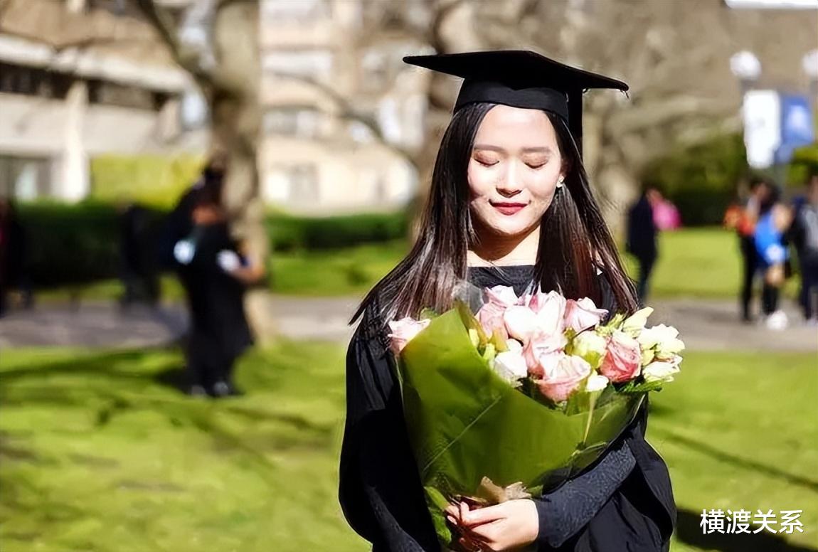 毕业后不愿归国? 清北等名校人才流失严重, 学者道出深层原因