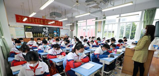 真厉害! 广东省有名56学生保送清北, 其中25名来自同一所中学