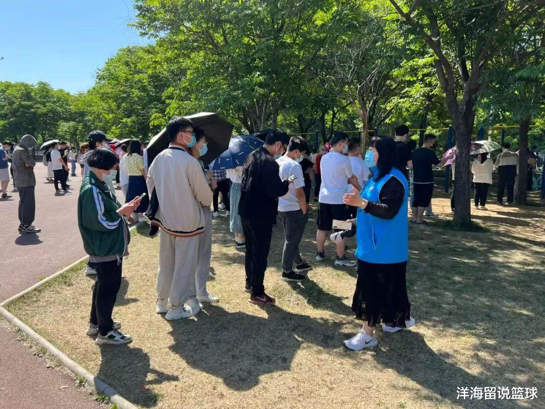 郑州大学破防: 一名女大学生任性外出, 牵连1000人转运至焦作隔离