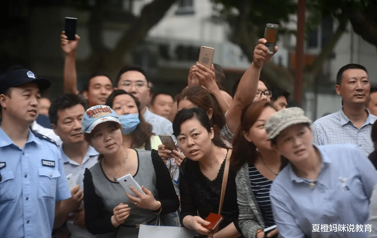 高考中考当天，家长需要“全程陪考”吗？班主任的建议很中肯