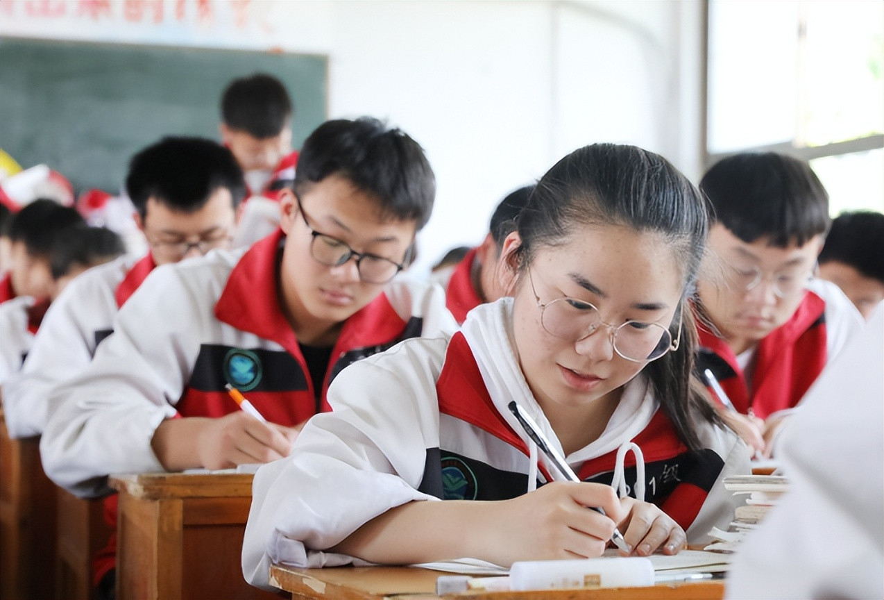 被误认为是“专科院校”, 实际却是“官校”大学, 毕业就端铁饭碗