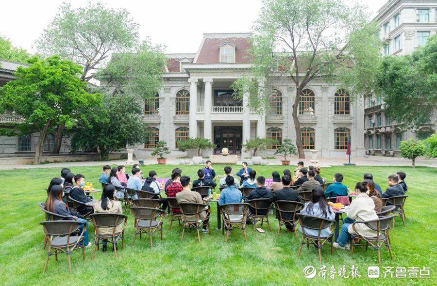 山东圣翰财贸职业学院首期“芳草园•茶叙时间”成功举办