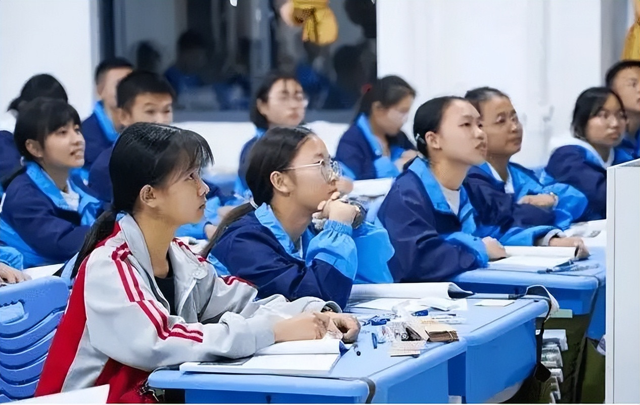 义务教育“新课标”出炉, 英语科目或有调整, 学生有福了