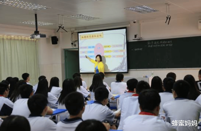 班主任刚走进教室，全班同学齐声唱《凉凉》，原因让人意想不到