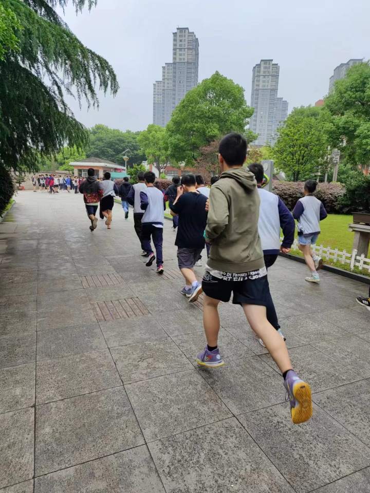 今天杭州中考体育顺利开考！钱报记者专访教育部门：做了十多套预案