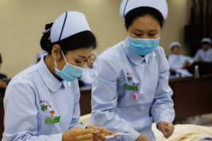 杭州某医院护士编制工资走红, 实际金额是亮点, 难怪学生抢着报考