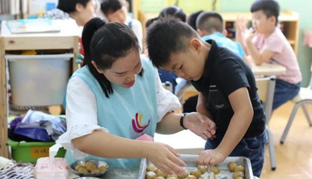 专科生或无法成为幼师, 大学生提出质疑: 专科设置幼师专业有用吗