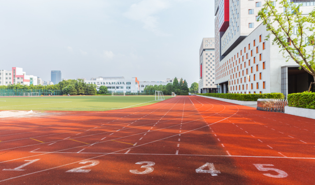 致高中生: 学校不是混日子的地方! 想放弃时, 不妨读读这9句话!