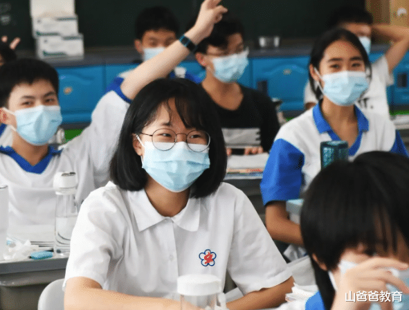 高三学生考了600多分, 连中等985大学也不敢冲刺, 心中有苦说不出