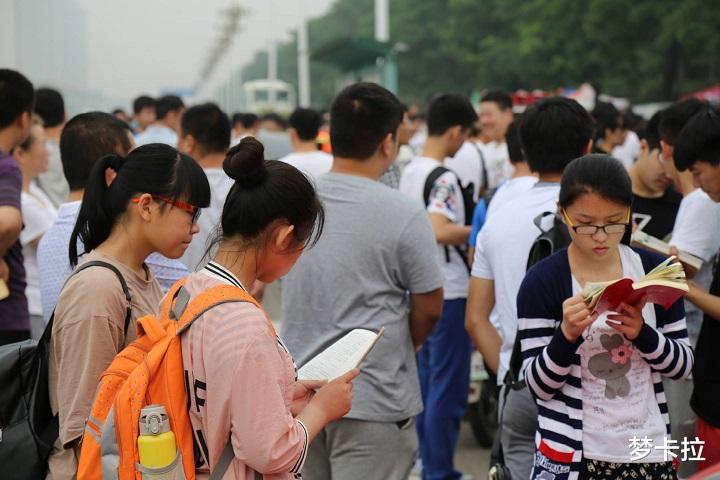 往届高考生犯的那些错误, 只有这一位最奇葩, 网友: 不可原谅