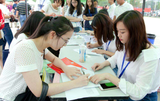 有种大学专业叫就业即失业, 在校期间十分吃香, 求职时却处处碰壁