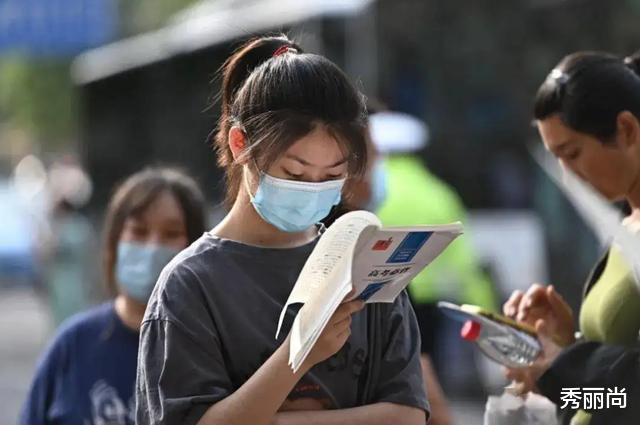 被985大学录取后, 考生发朋友圈报喜, 却收到通知: 别来报到了