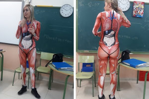 老师上课穿着“人体器官服”, 用心良苦, 却引发家长很大争议