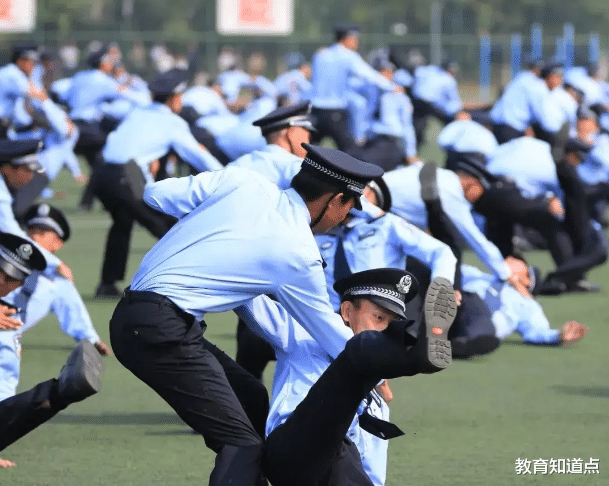 22年公安警校面试分数线出来了! 公安大学600+, 刑警学院仅需438