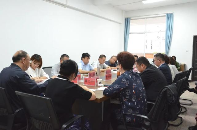 五华区委主要领导主持召开五华区教育工作座谈会