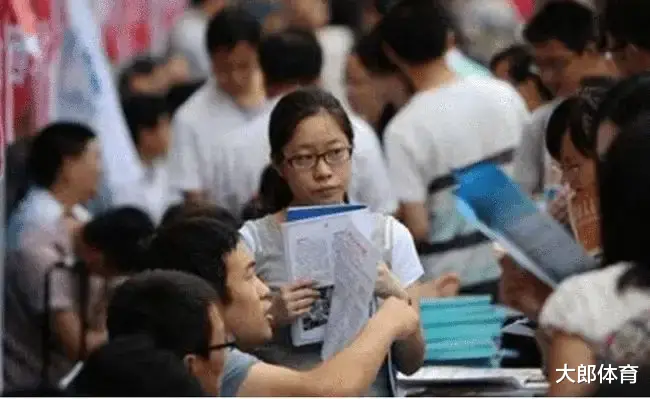 我以前最不看好职业学校, 没想到我一个朋友的孩子, 今年高考得了650多分