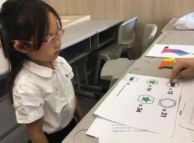 “报名当天就让孩子做题”家长质疑幼升小面试, 这是教育内卷吗?