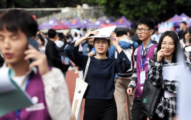 为何应届生毕业要签订三方协议? 协议有什么意义, 聪明学生这样做