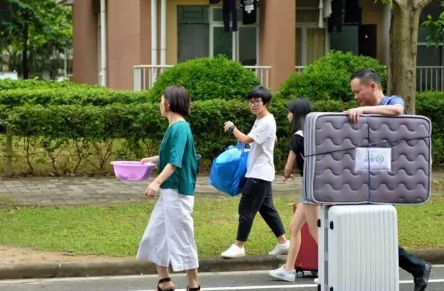 农民工痛诉: “供孩子上大学太不值了”, 理想和现实给人当头一棒