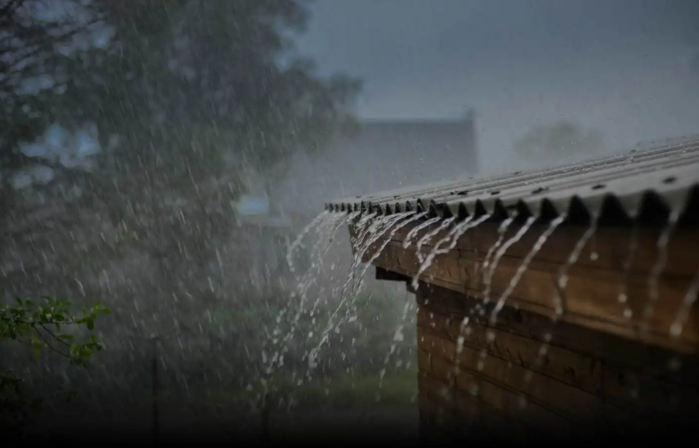 北京一场大雨, 清华学生宿舍遭殃, 同学: “我不相信这是清华”