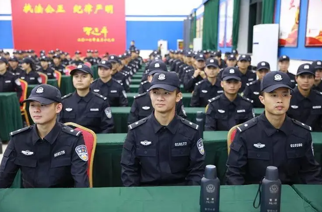 辅警岗位启动下半年招聘, 以下条件优先录用, 大专生上岸的好机会