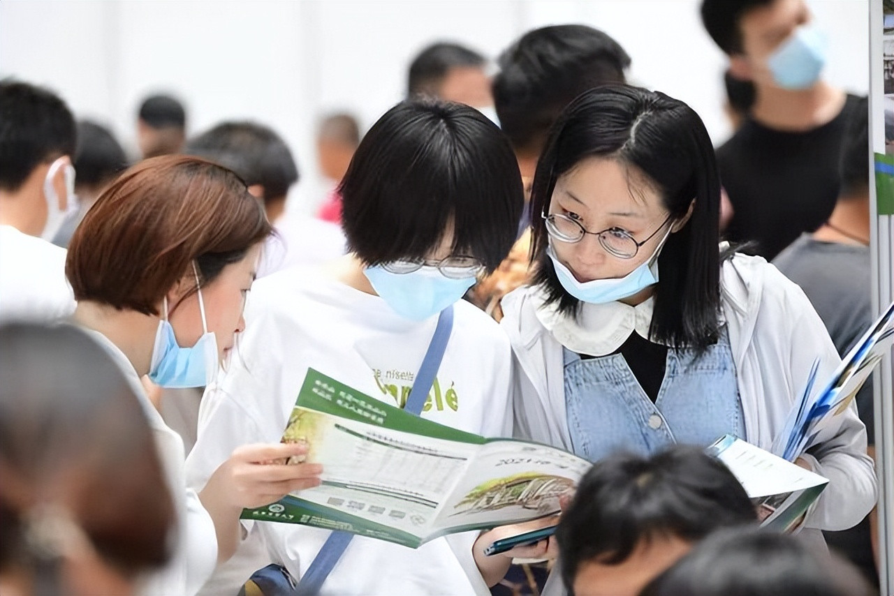 河北一考生被名校录取, 还没来得及庆祝, 第二天就收到了退学通知