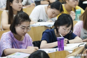 “原来人与人差距这么大, 我破防了”, 北京小学生毕业答辩惹争议