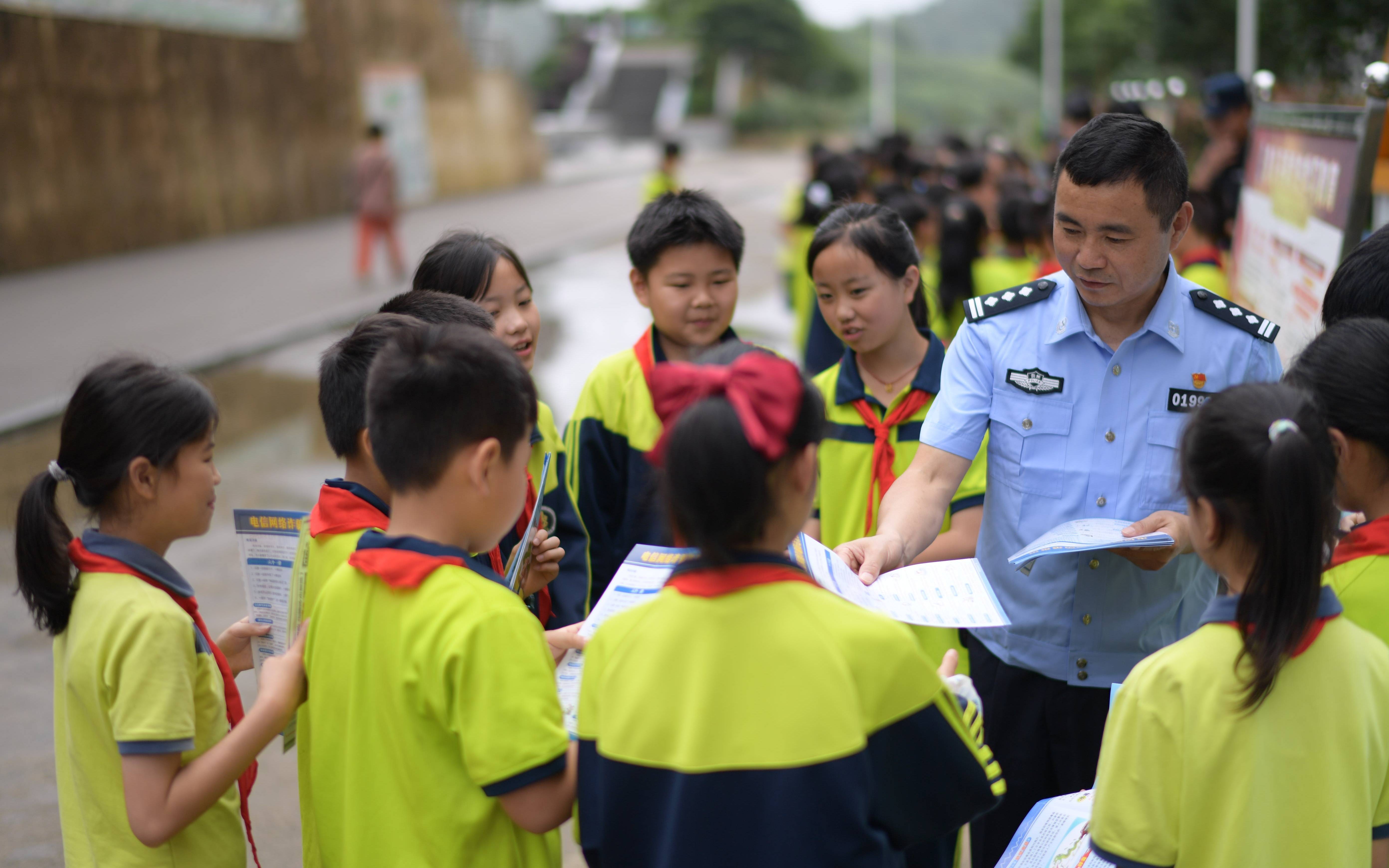 子女上学受限, 打击“电诈”不应搞株连