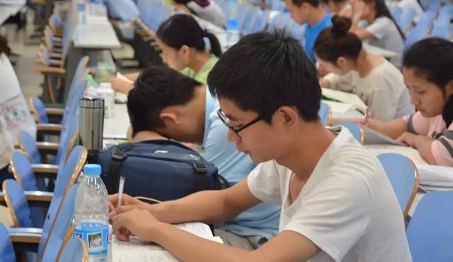 教育部发布通知: 中小学将迎来“新政策”, 预计2024年实行!